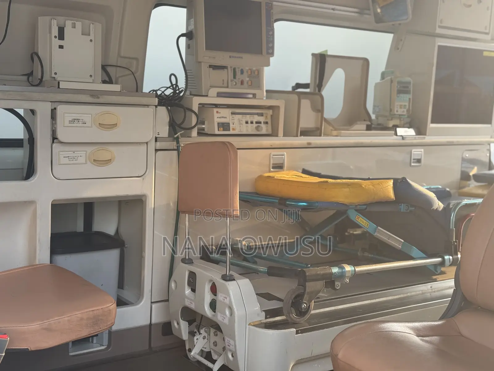 Toyota HiAce 2013 White