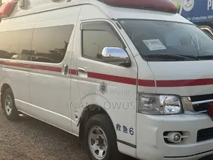 Toyota HiAce 2013 White