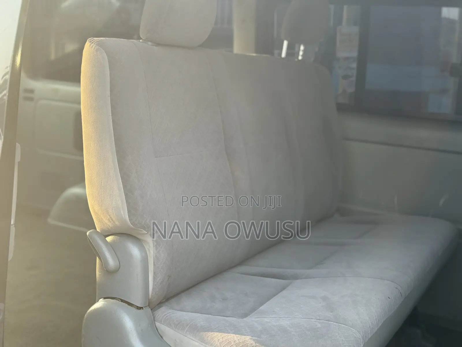 Toyota HiAce 2013 Black