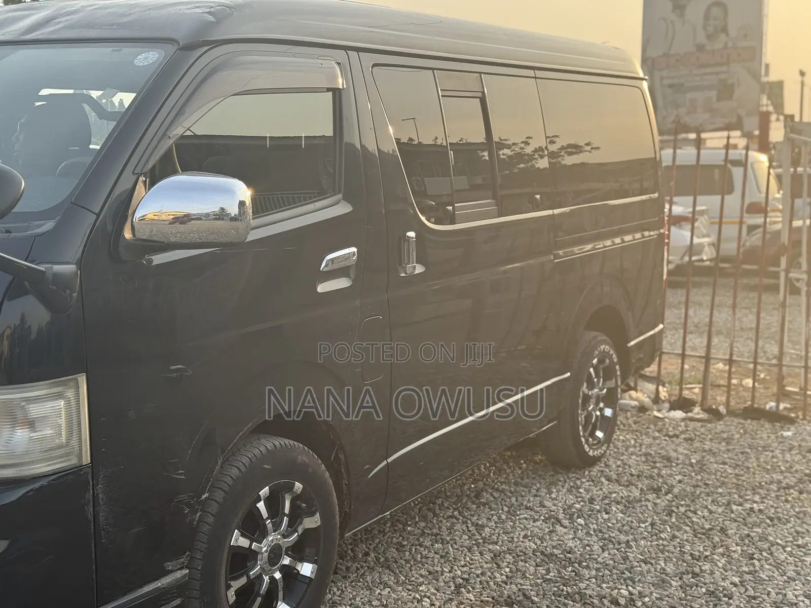 Toyota HiAce 2013 Black