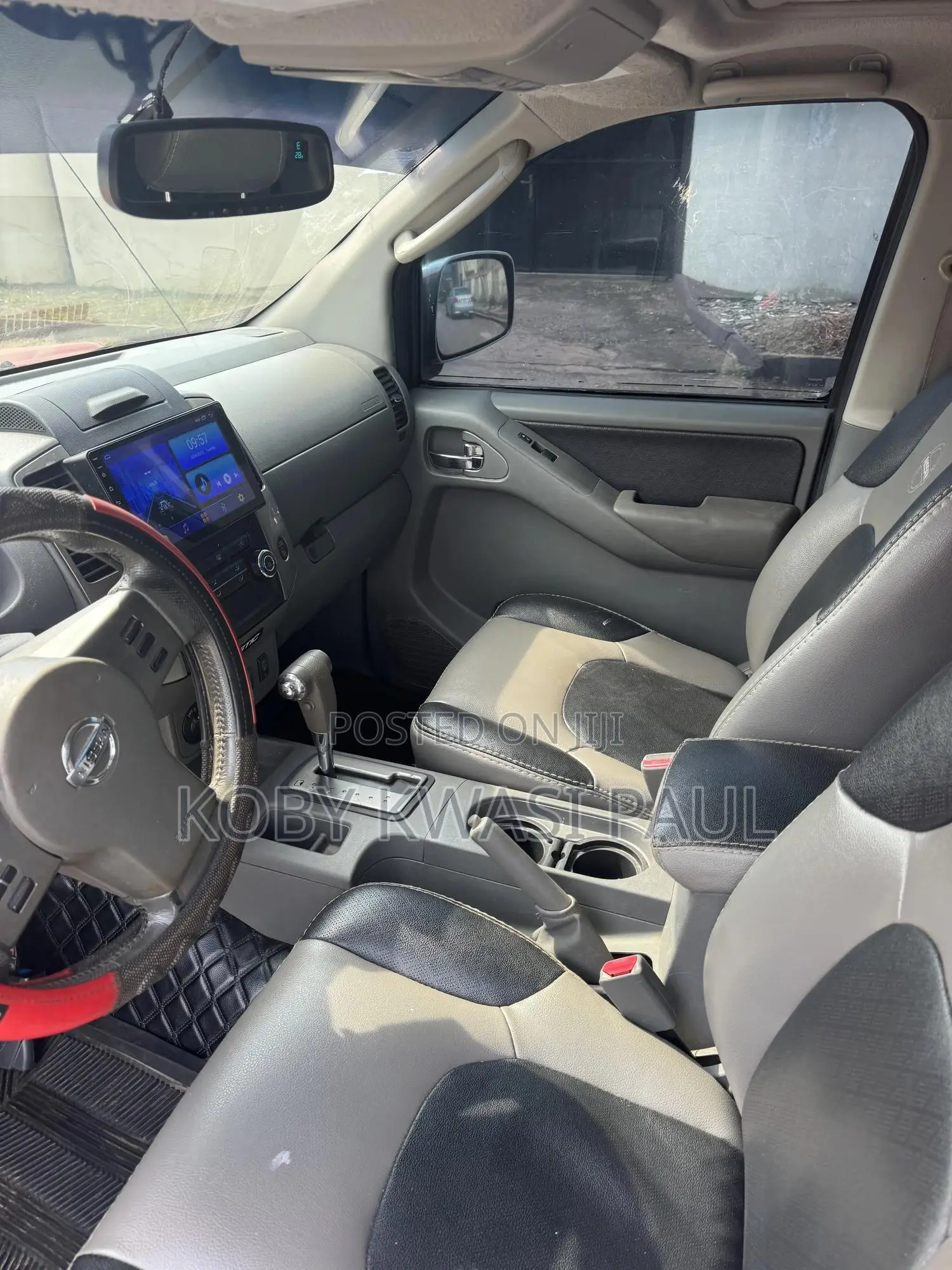 Nissan Frontier King Cab SE V6 2011 Brown