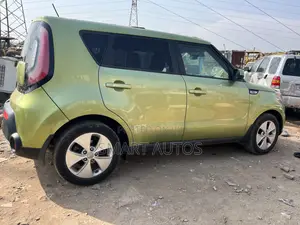Kia Soul Hatchback 2016 Green