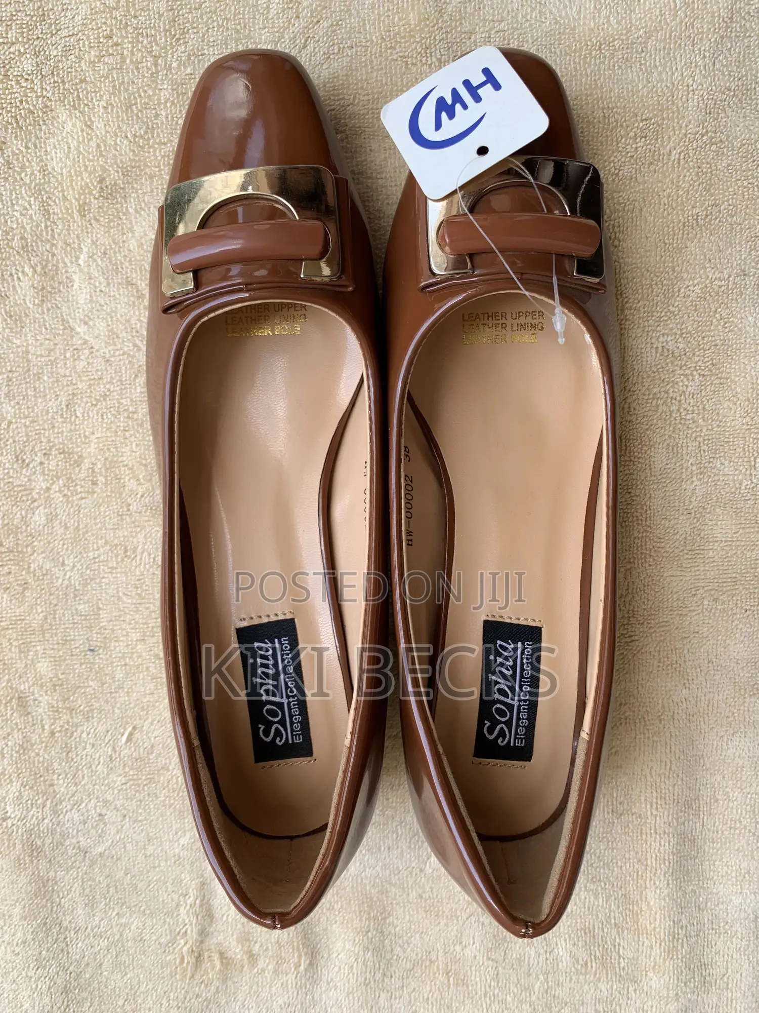 Ladies Mini Heel Shoe.