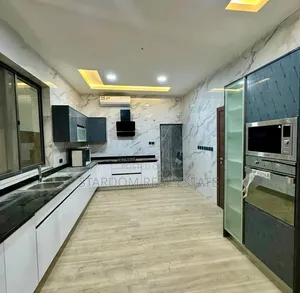 4bdrm Duplex in Adjiringanor, School Junction for sale
