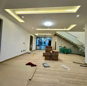 4bdrm Duplex in Adjiringanor, School Junction for sale