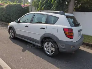 Pontiac Vibe 2010 White