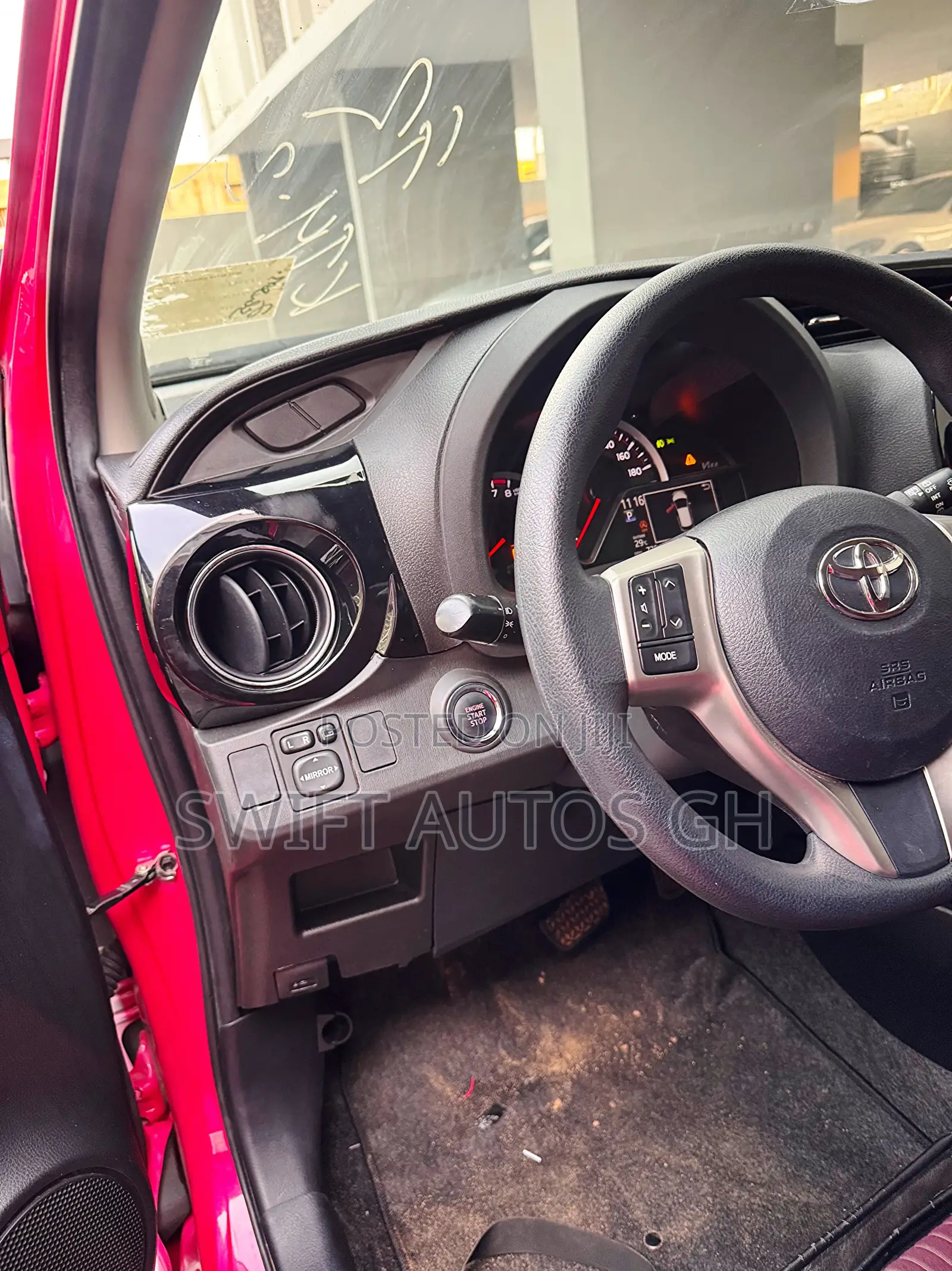 Toyota Vitz 1.3 FWD 5dr 2015 Pink