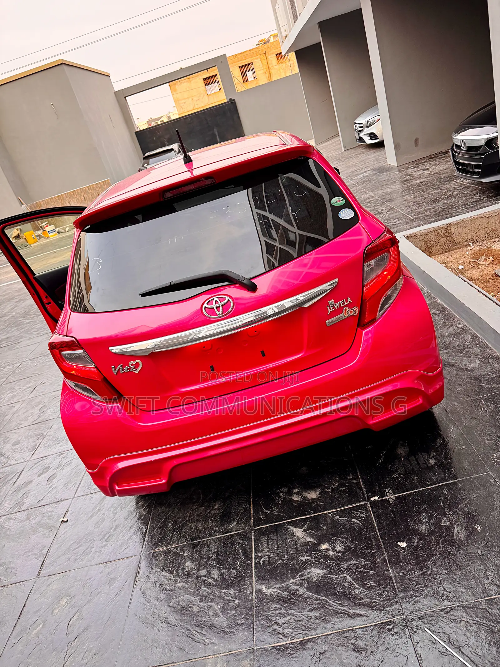 Toyota Vitz 1.3 FWD 5dr 2015 Pink