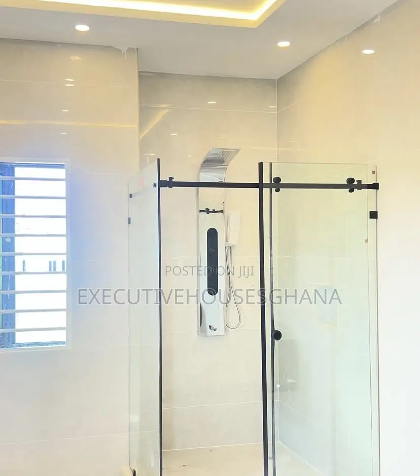 4bdrm House in Accra Metropolitan for sale
