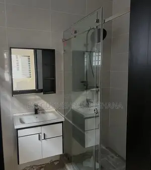 4bdrm House in Accra Metropolitan for sale