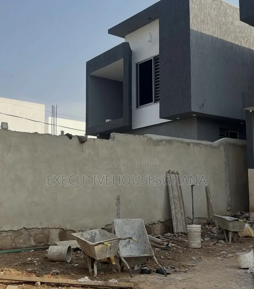 4bdrm House in Accra Metropolitan for sale