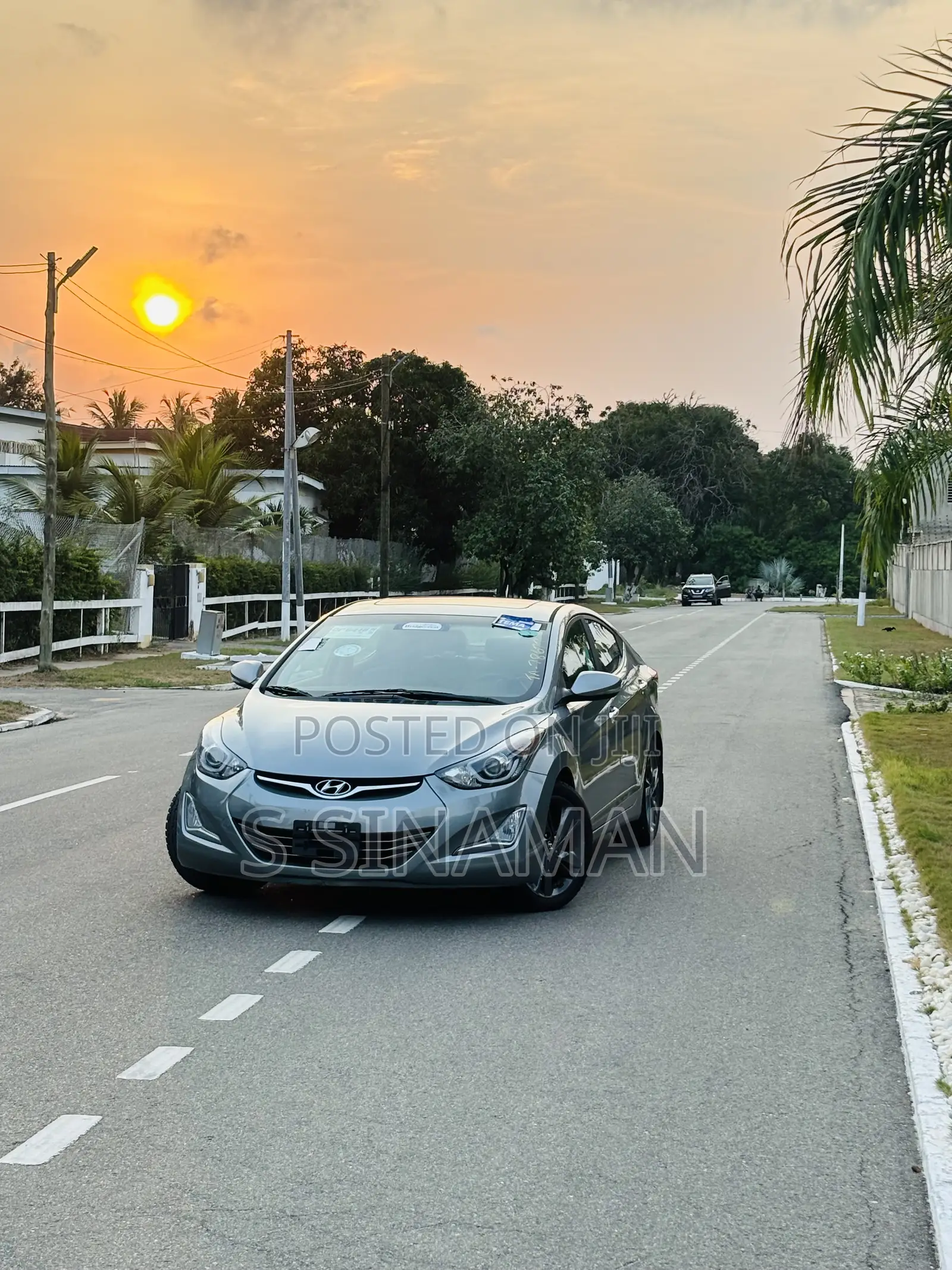 Hyundai Elantra Limited 4dr Sedan (1.8L 4cyl 6A) 2015 Gray