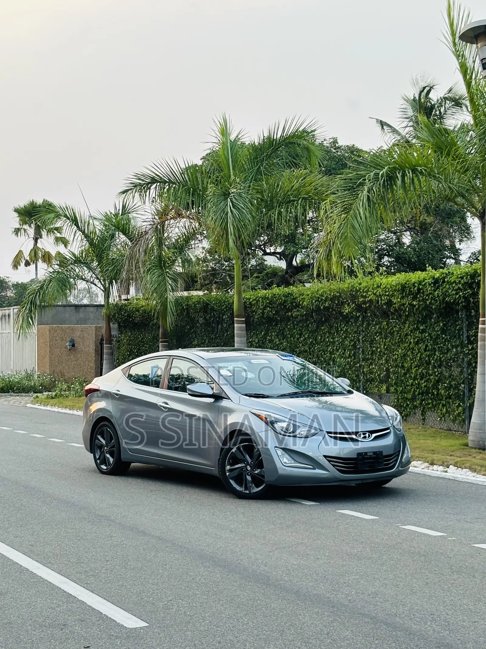 Hyundai Elantra Limited 4dr Sedan (1.8L 4cyl 6A) 2015 Gray