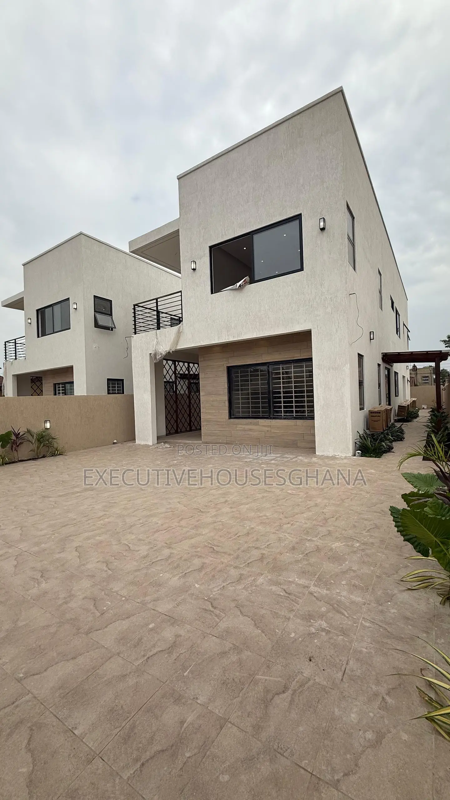 4bdrm House in Executivehousesghana, Spintex for sale