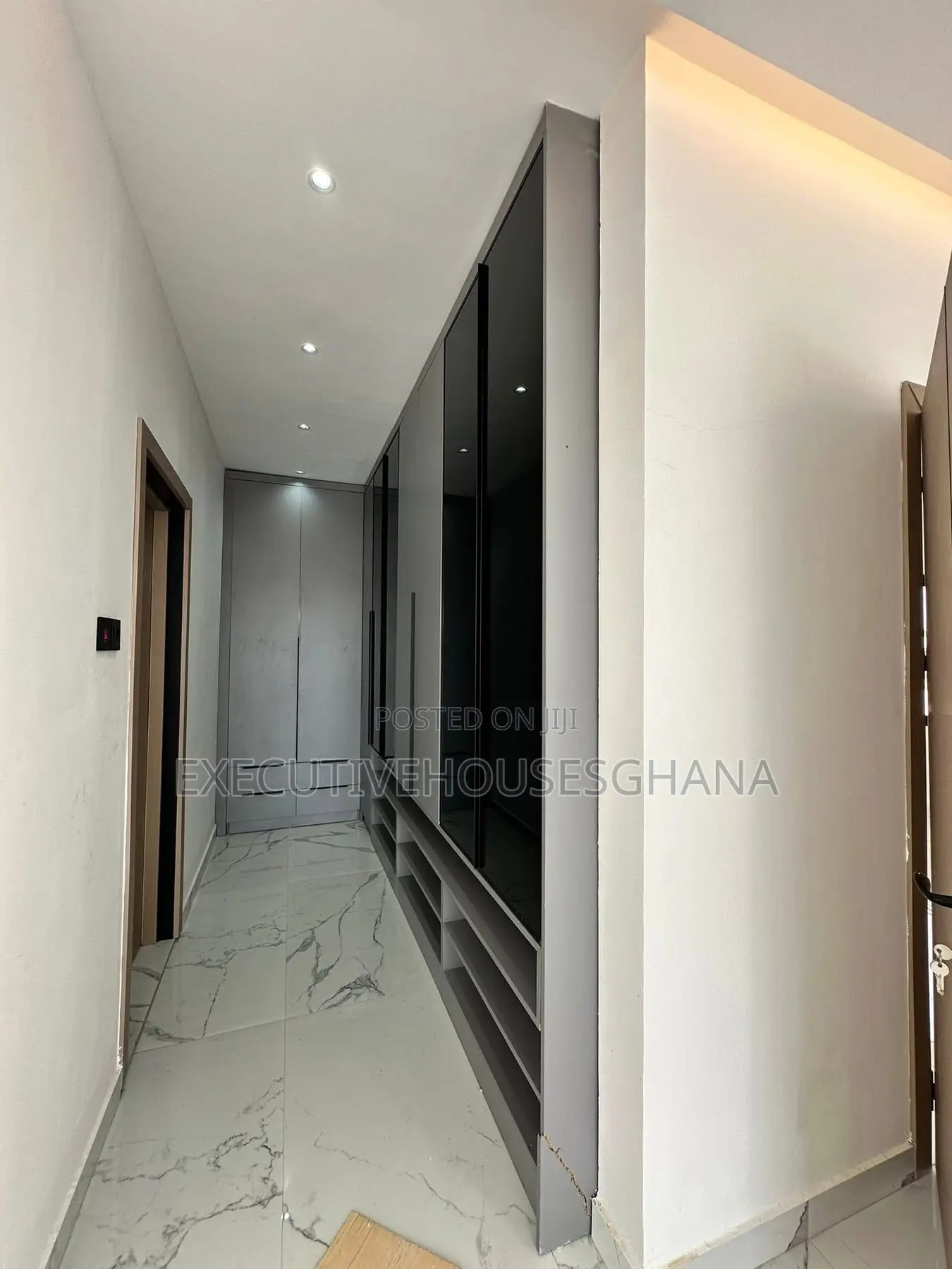 4bdrm House in Executivehousesghana, School Junction for sale