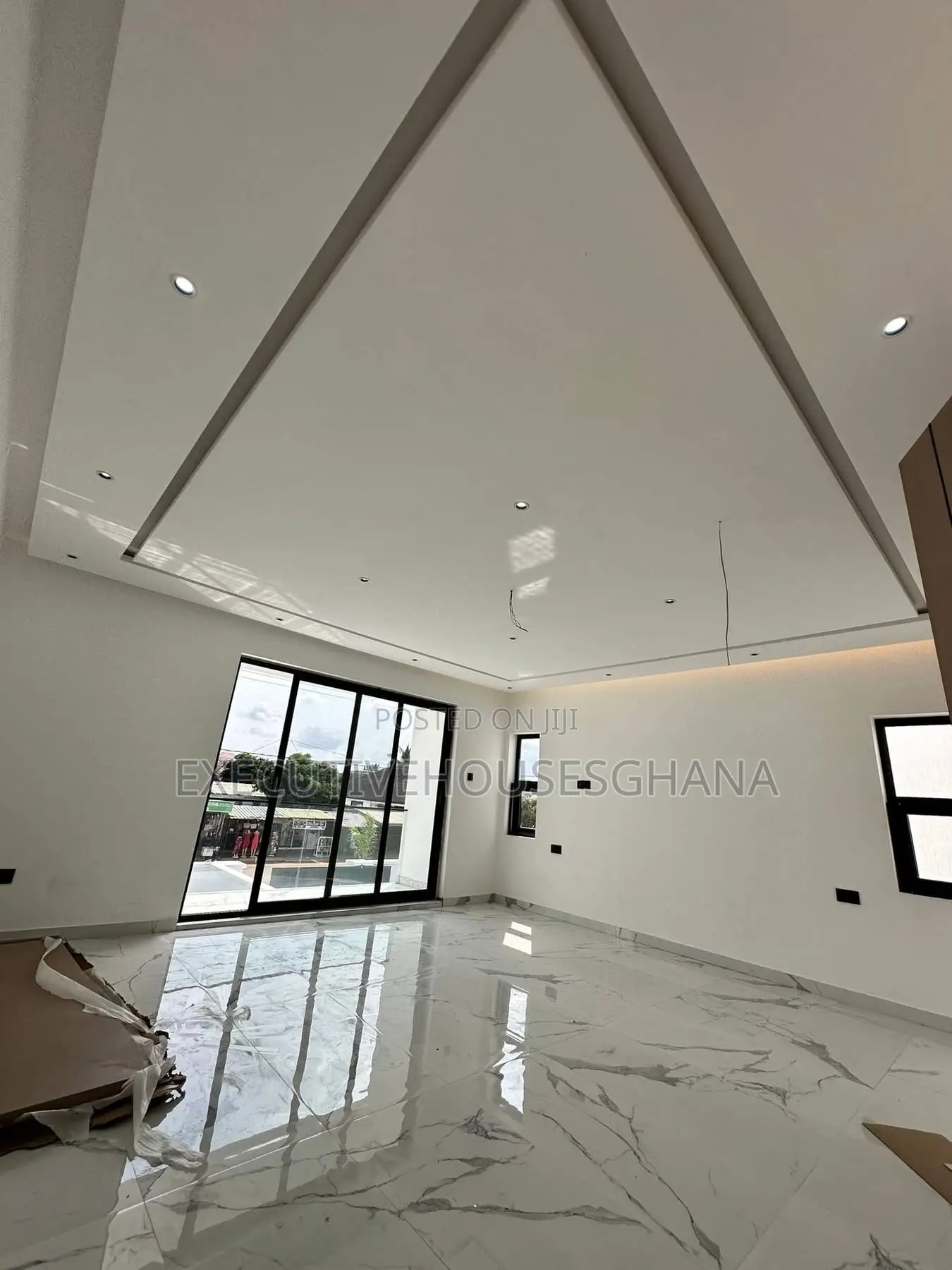 4bdrm House in Executivehousesghana, School Junction for sale