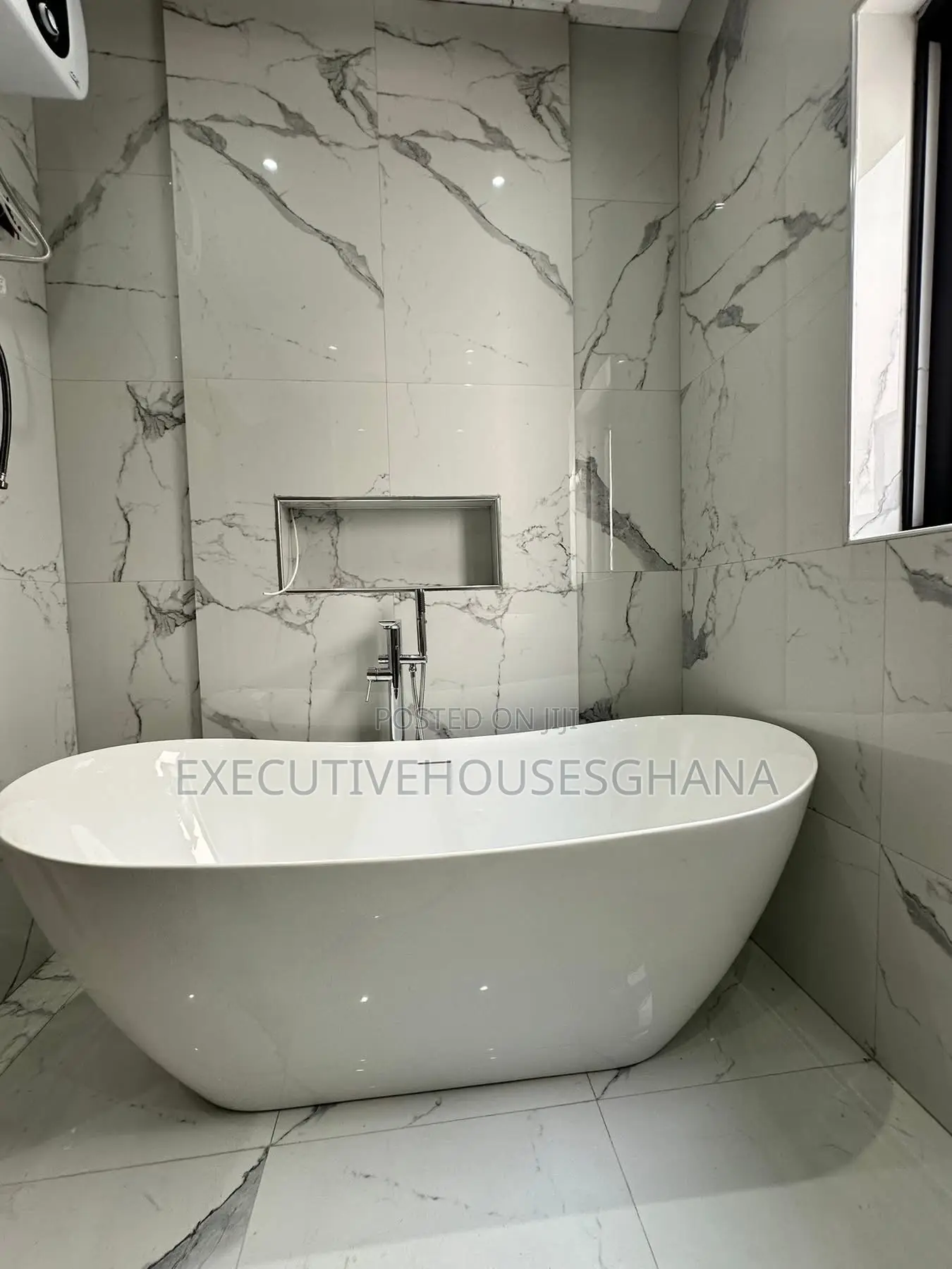 4bdrm House in Executivehousesghana, School Junction for sale