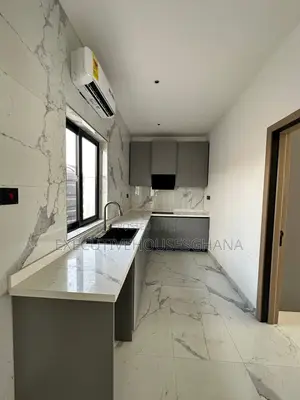 4bdrm House in Executivehousesghana, School Junction for sale
