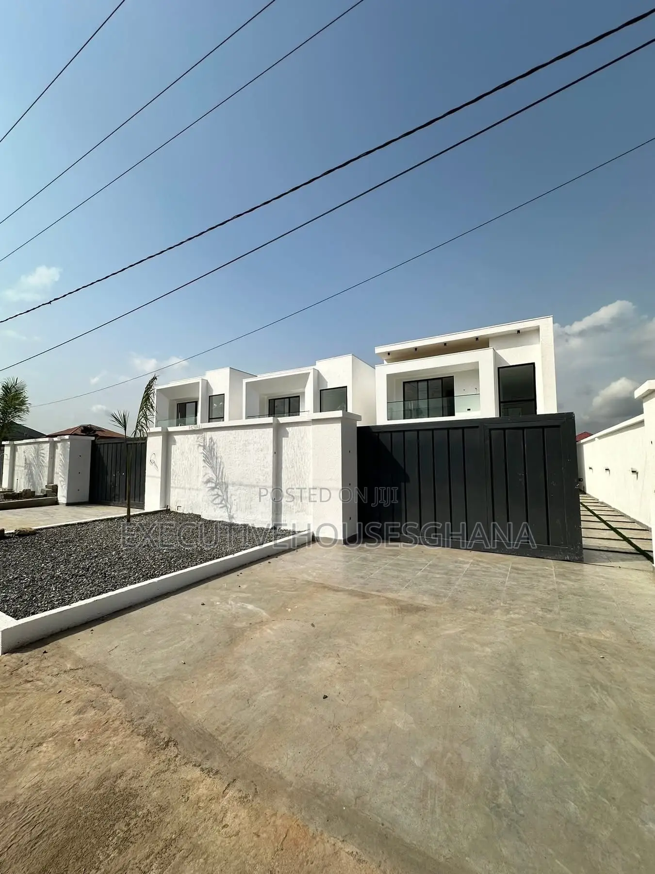 4bdrm House in Executivehousesghana, School Junction for sale