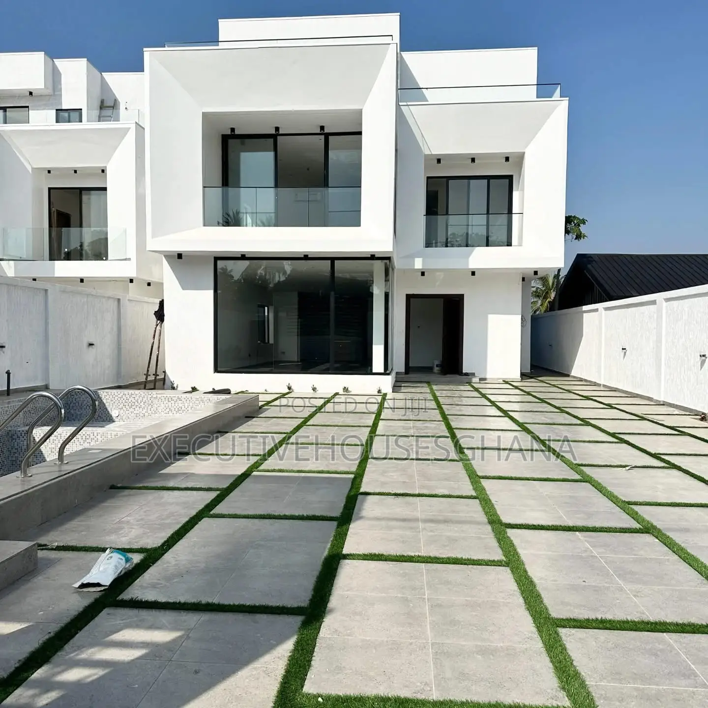 5bdrm House in Executivehousesghana, School Junction for sale