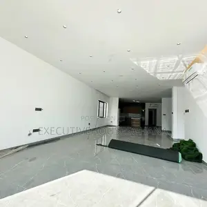 5bdrm House in Executivehousesghana, School Junction for sale