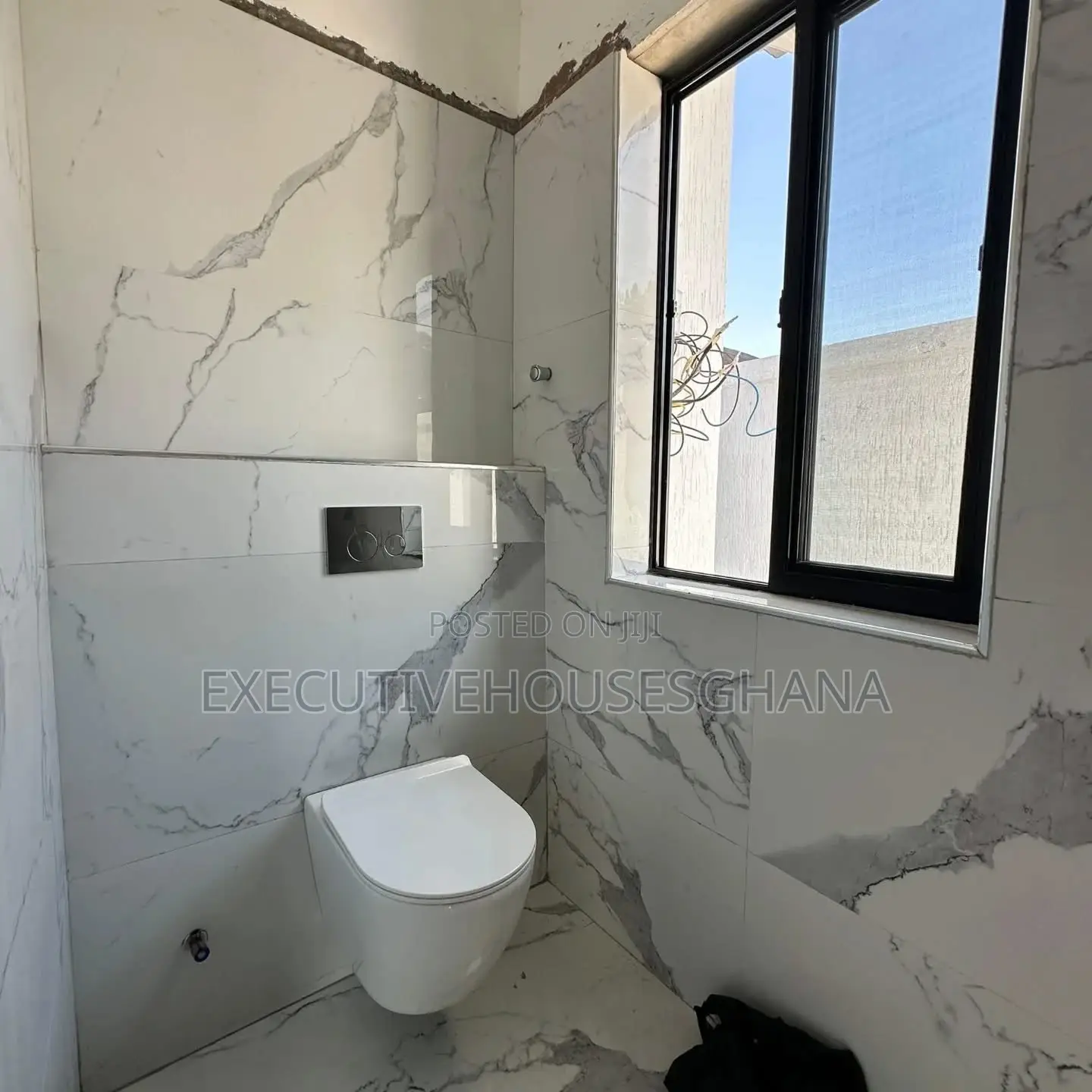 5bdrm House in Executivehousesghana, School Junction for sale