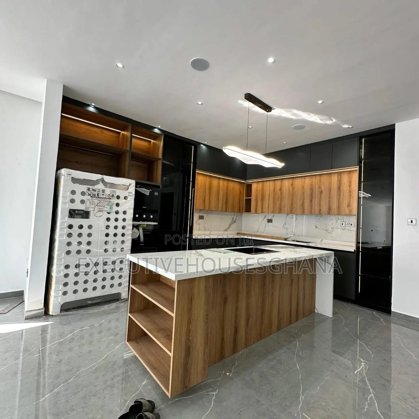 5bdrm House in Executivehousesghana, School Junction for sale