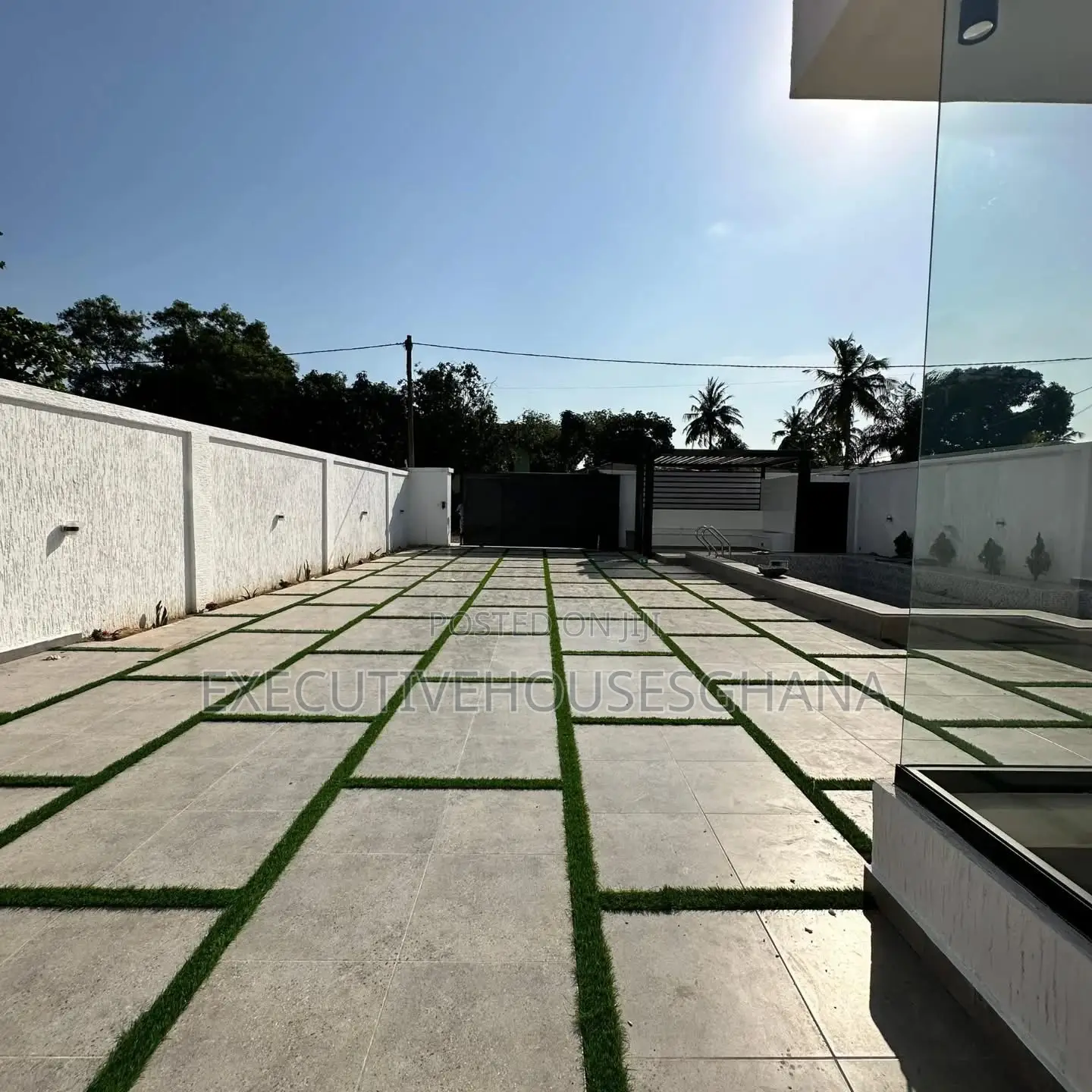 5bdrm House in Executivehousesghana, School Junction for sale