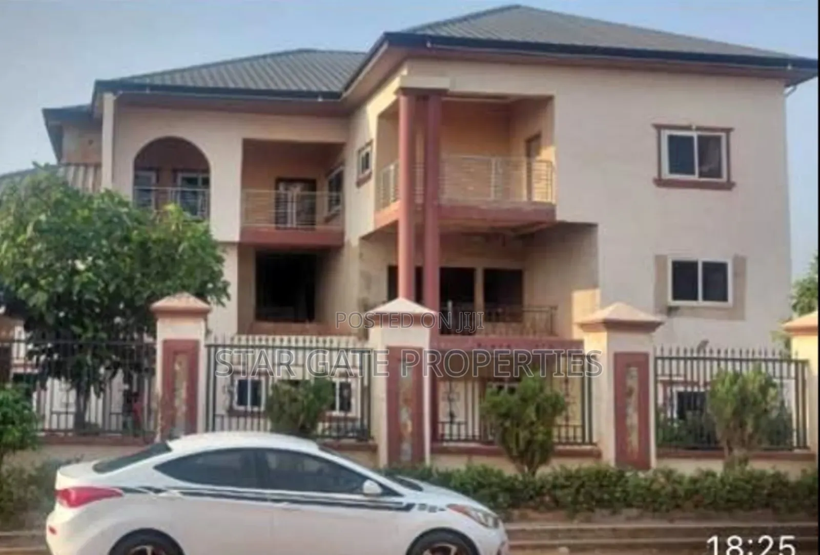 18bdrm House in Atonsu Feyiase, Kumasi Metropolitan for sale