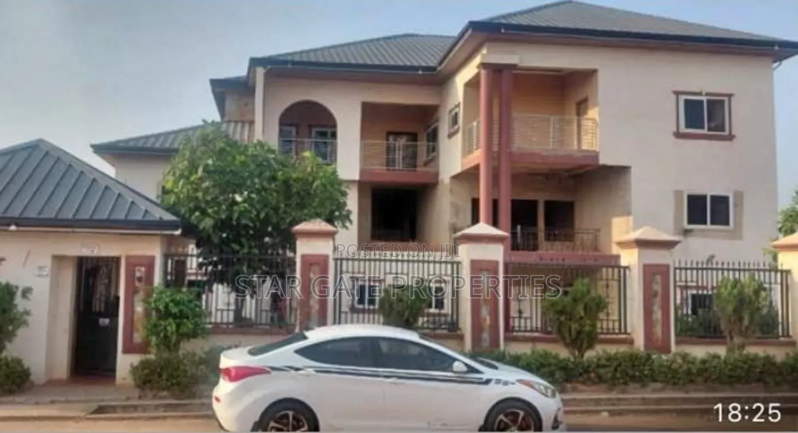 18bdrm House in Atonsu Feyiase, Kumasi Metropolitan for sale