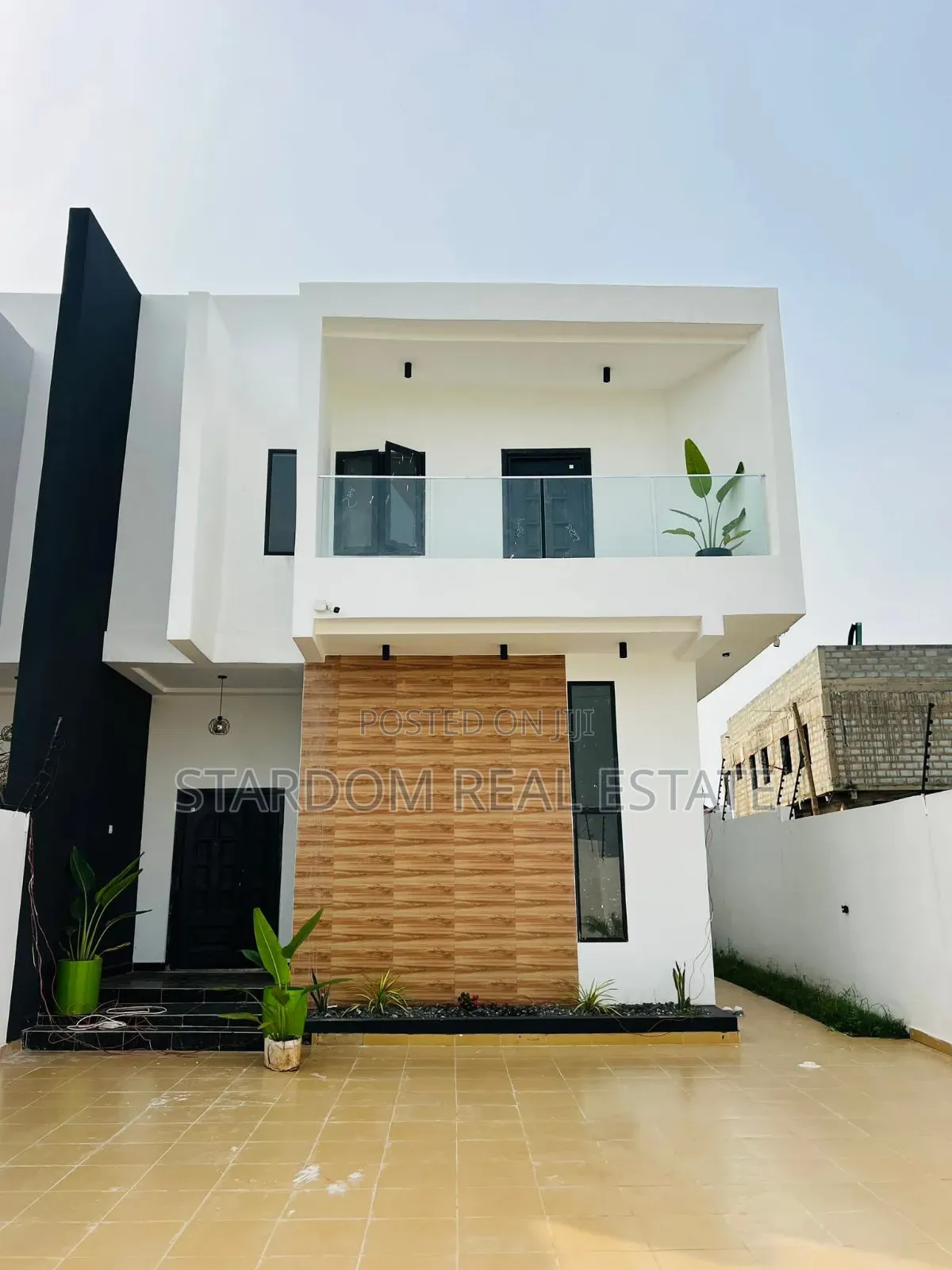 4bdrm Duplex in East Legon Hills for sale