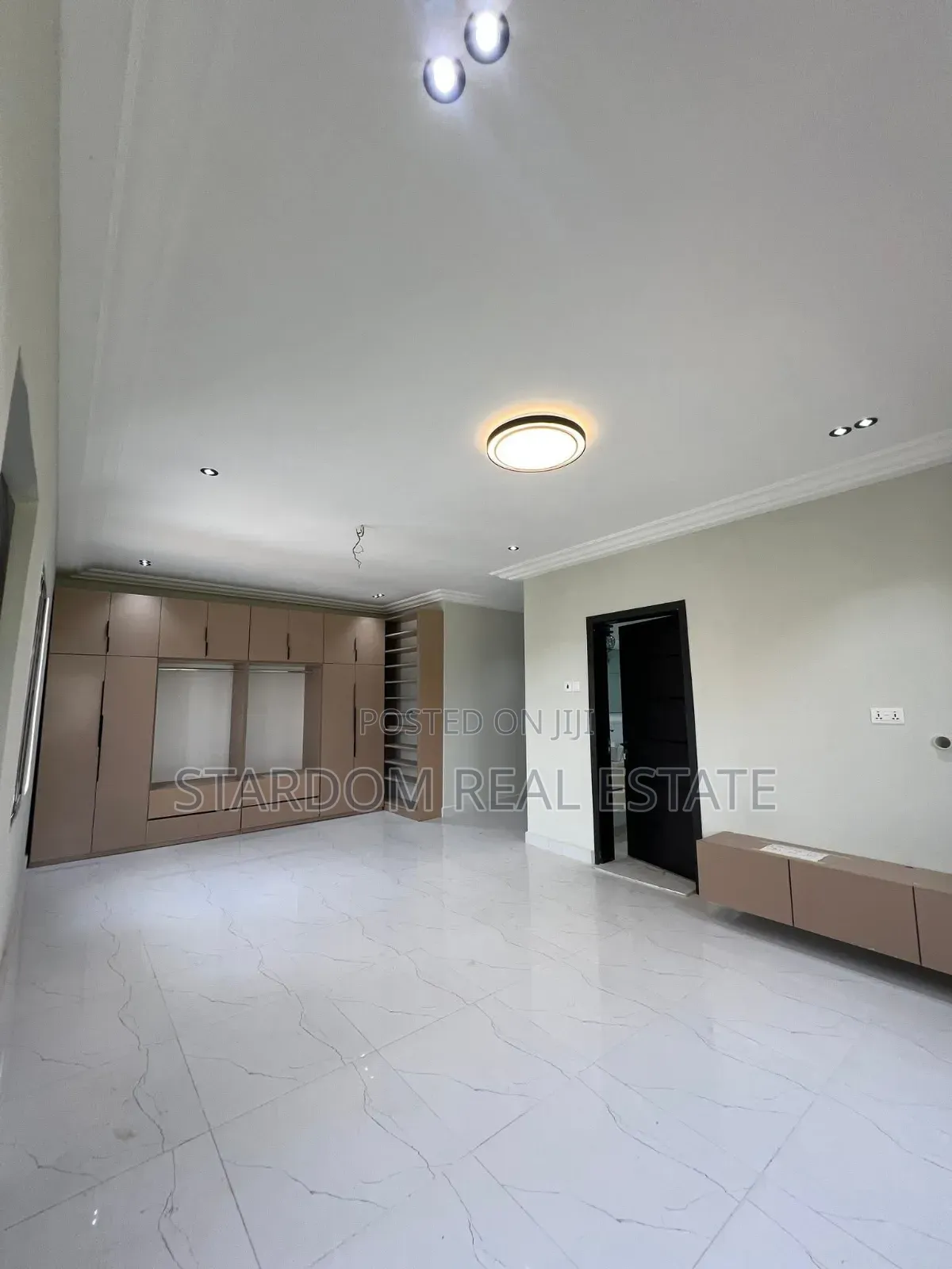 4bdrm Duplex in East Legon Hills for sale