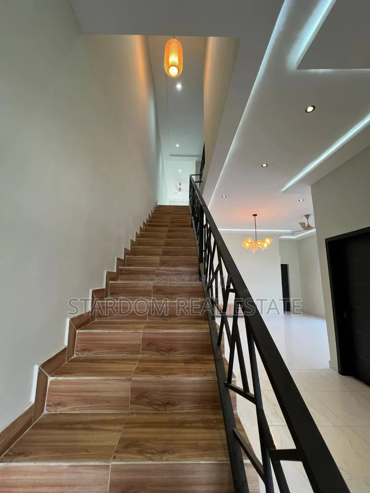 4bdrm Duplex in East Legon Hills for sale