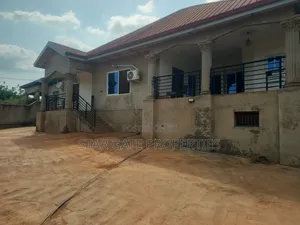 4bdrm House in Kwanwoma, Kumasi Metropolitan for sale