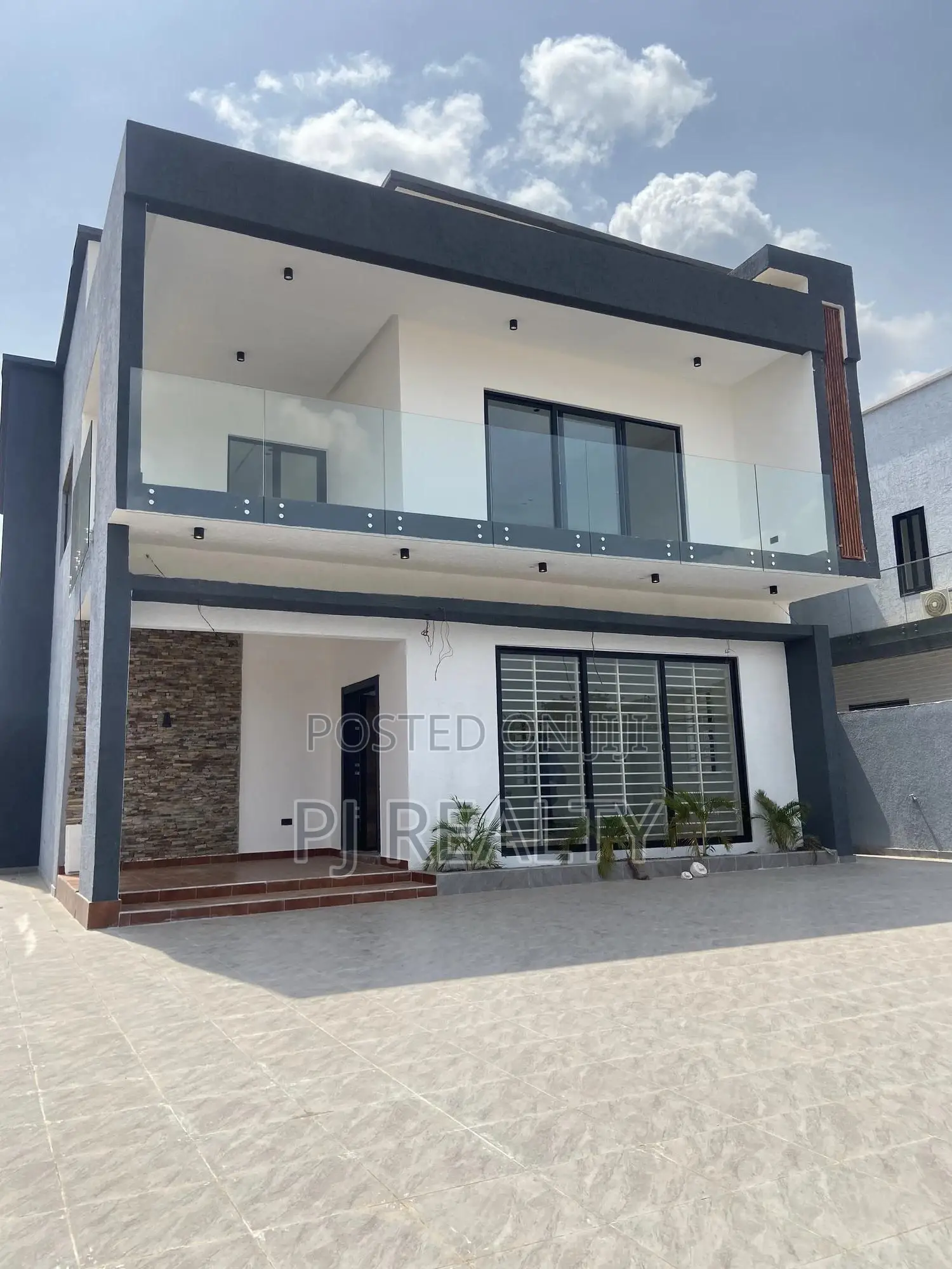 4bdrm House in Oyarifa for sale