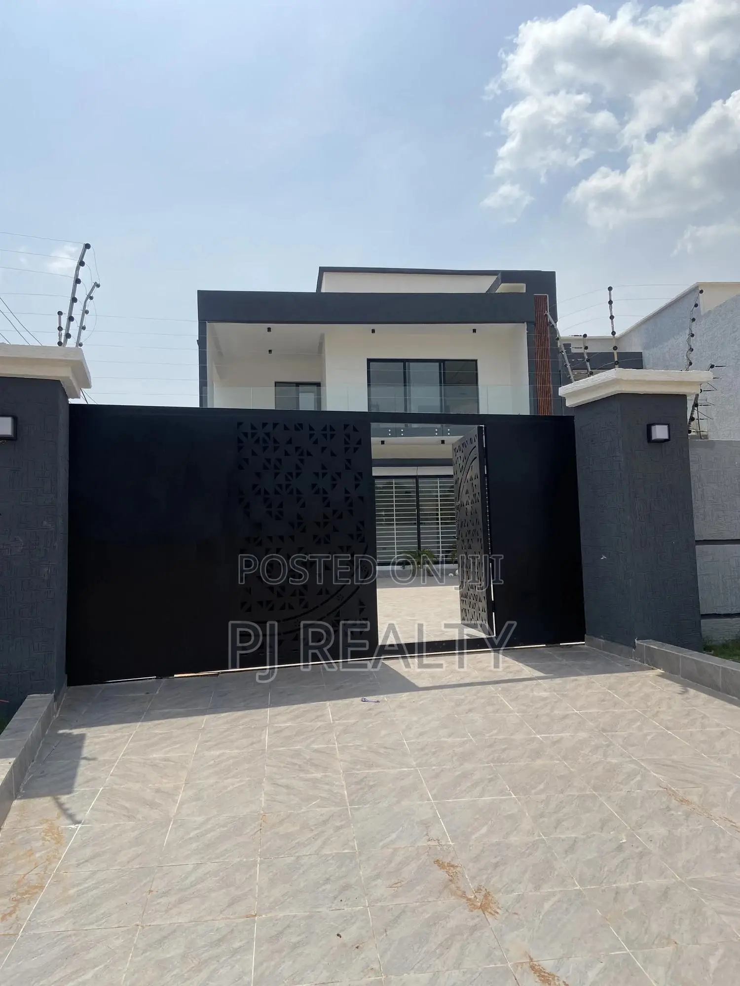 4bdrm House in Oyarifa for sale