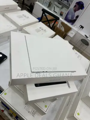 New Apple MacBook Air 2025 M4 15-inch 16GB Apple M4 SSHD+SSD 256GB