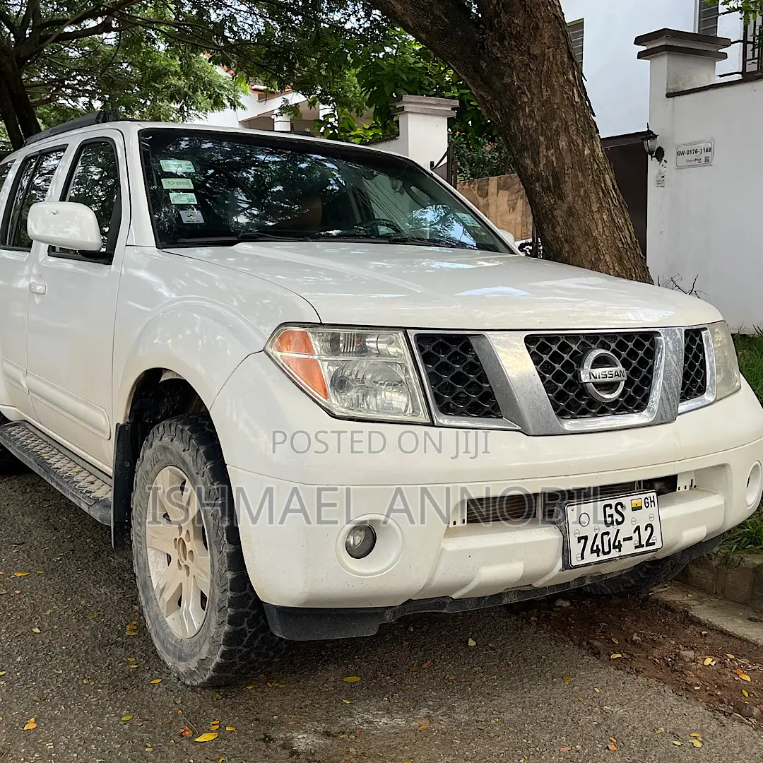 Nissan Pathfinder LE 4x4 2005 White
