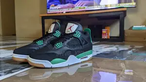 Jordan Retro 4 Sb Black Pine Green