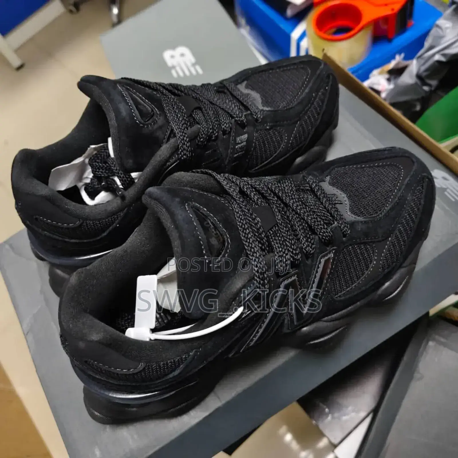 New Balance 9060 Triple Black
