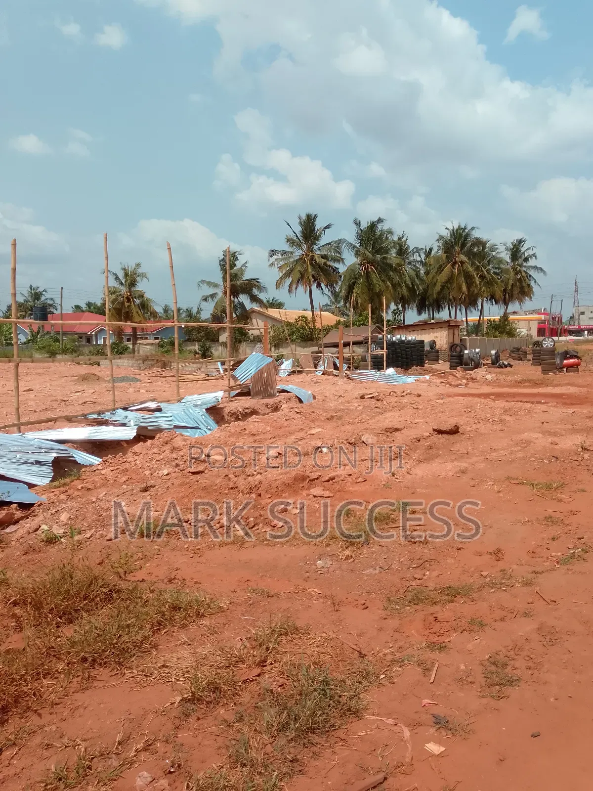 Titled Road Side Land at Amrahia