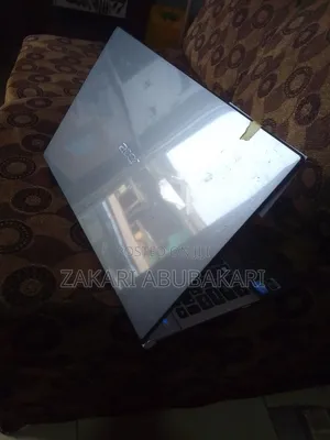 Laptop Acer Aspire V3-372T 8GB Intel Core i7 HDD+SSD 500GB