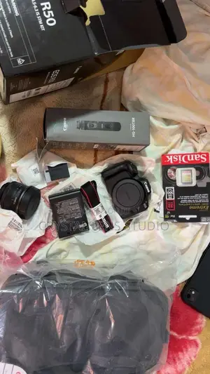 Canon Eos R50