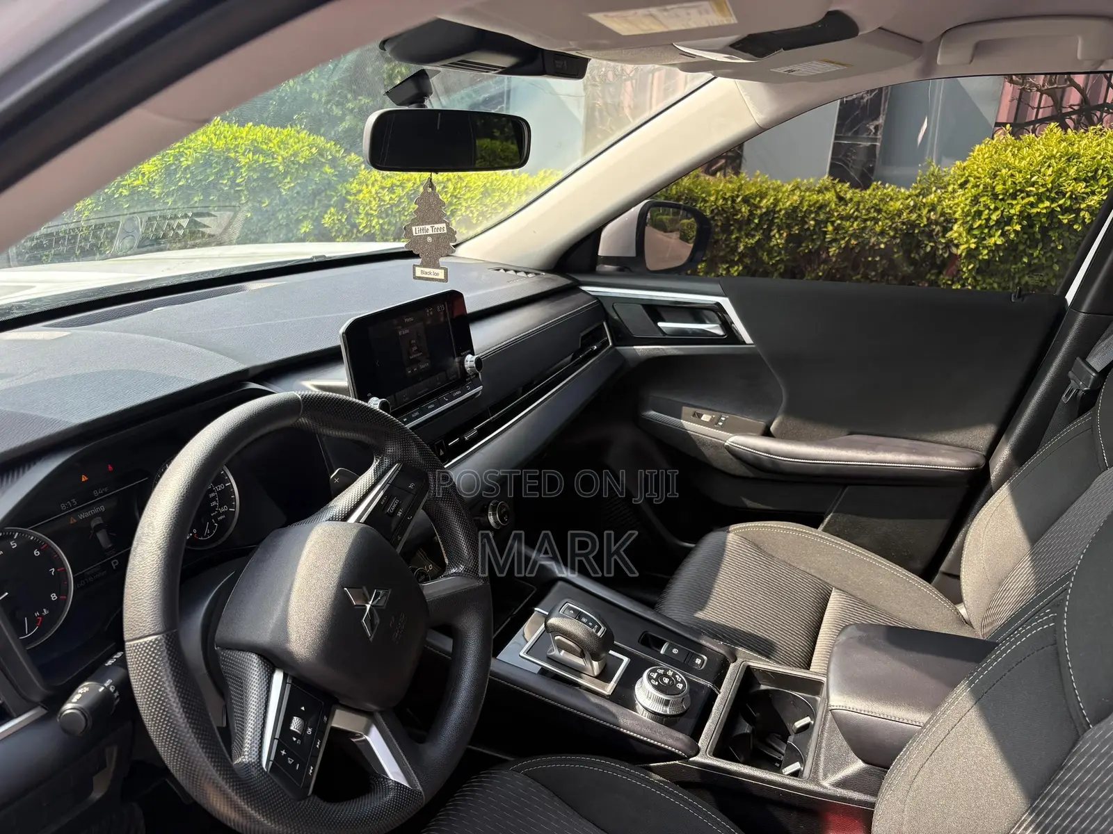 Mitsubishi Outlander 2023 White