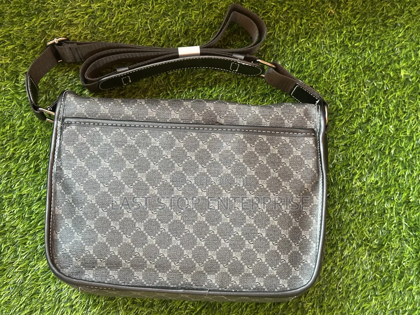 Quality and Classic Cross Body Bag