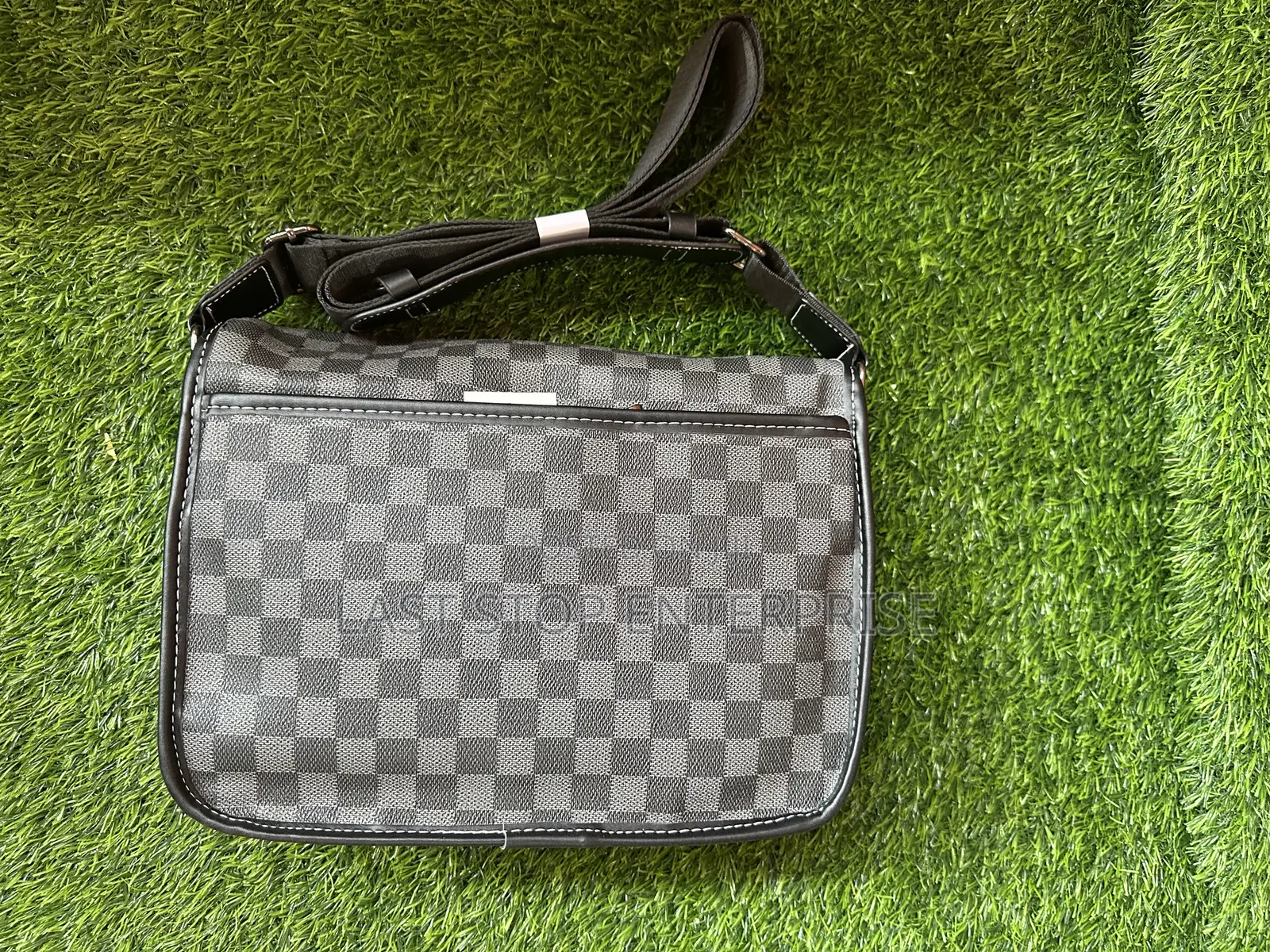 Quality and Classic Cross Body Bag