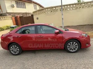 Toyota Corolla XLE (1.8L 4cyl 2A) 2018 Burgundy