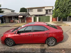 Toyota Corolla XLE (1.8L 4cyl 2A) 2018 Burgundy