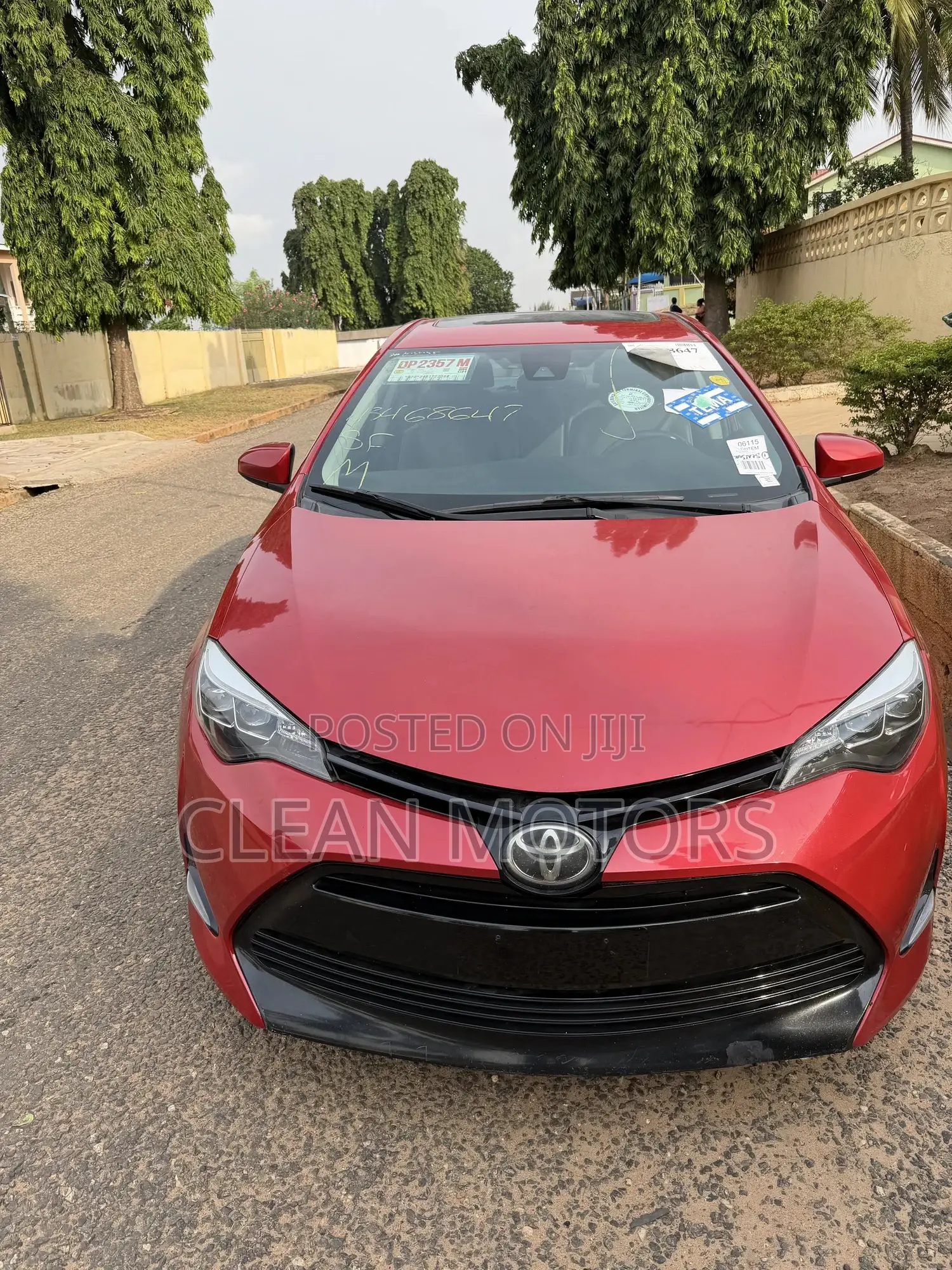 Toyota Corolla XLE (1.8L 4cyl 2A) 2018 Burgundy