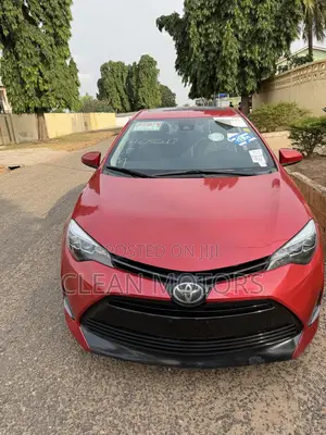 Toyota Corolla XLE (1.8L 4cyl 2A) 2018 Burgundy